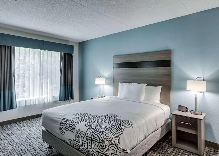 Days Inn & Suites By Wyndham Spokane